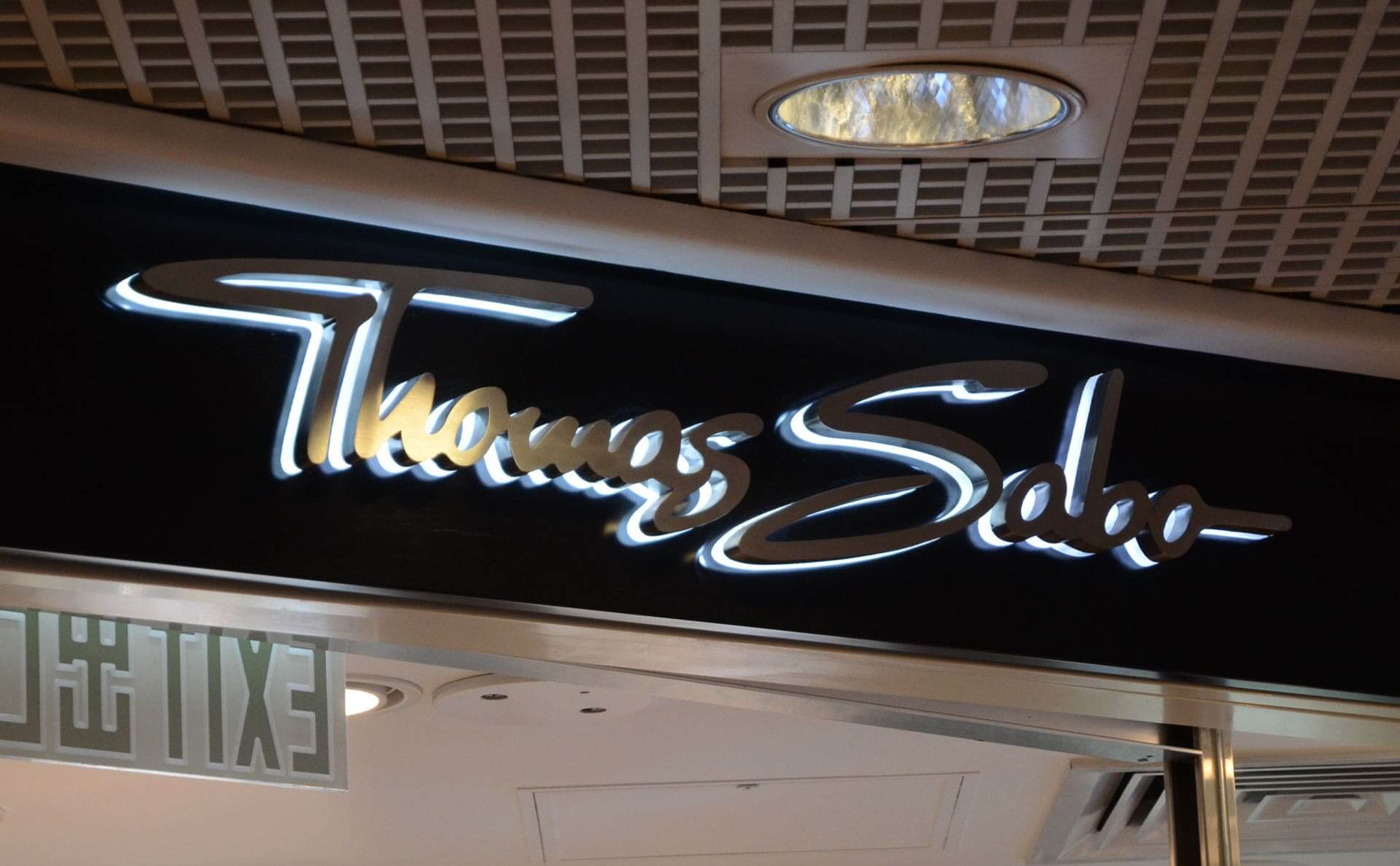 Luxury Metal Backlit Channel Letters Signs